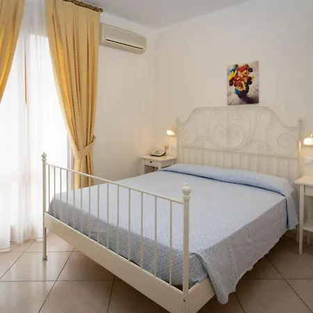 Hotel Anna 3*