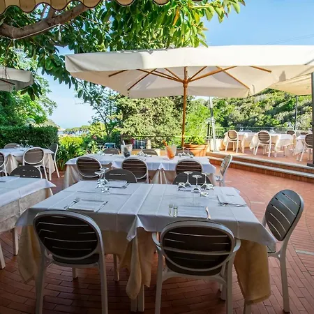 Anna Hotel 3*