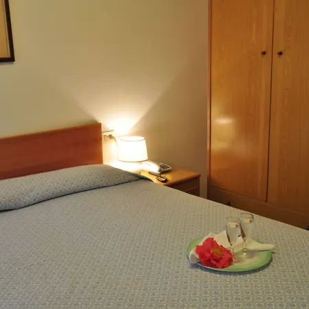 Anna فندق فيتوفايا