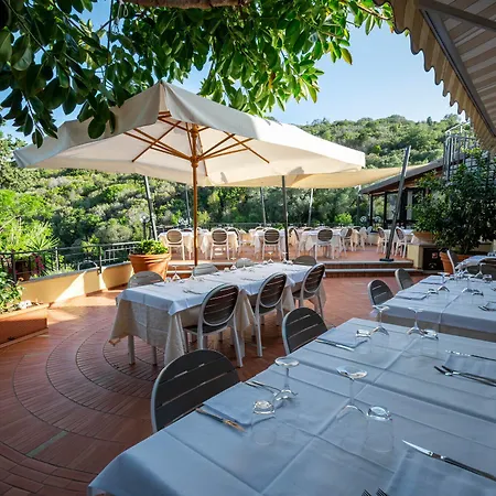 Anna فندق فيتوفايا